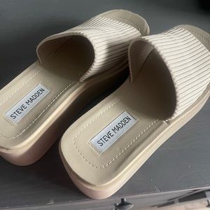 STEVE MADDEN PLATFORM SANDALS